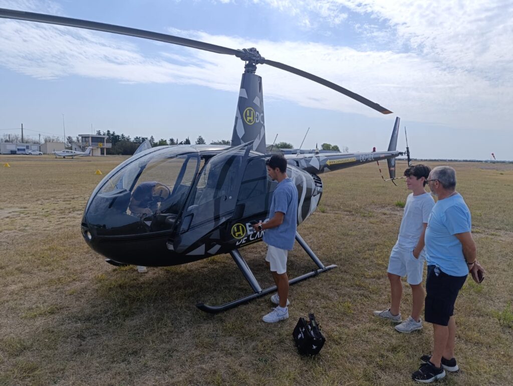 IMMERSION APPROFONDIE – Projection vers le métier de pilote en R44
